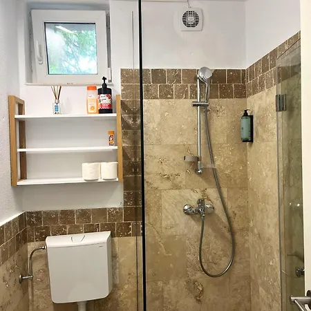 Silent Whisper - Near Old Town & Hillside Apartment *